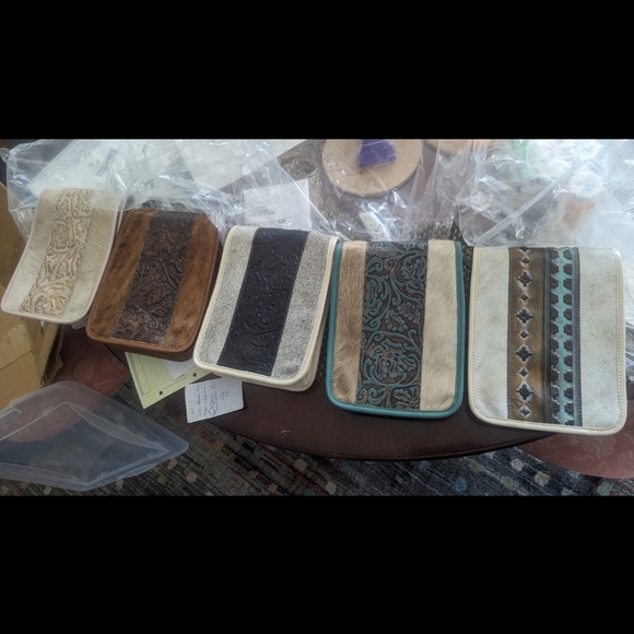 Luxury Italian Leather & Brazilian Cowhide Leather Crossbody Bag - Picture 10 of 10